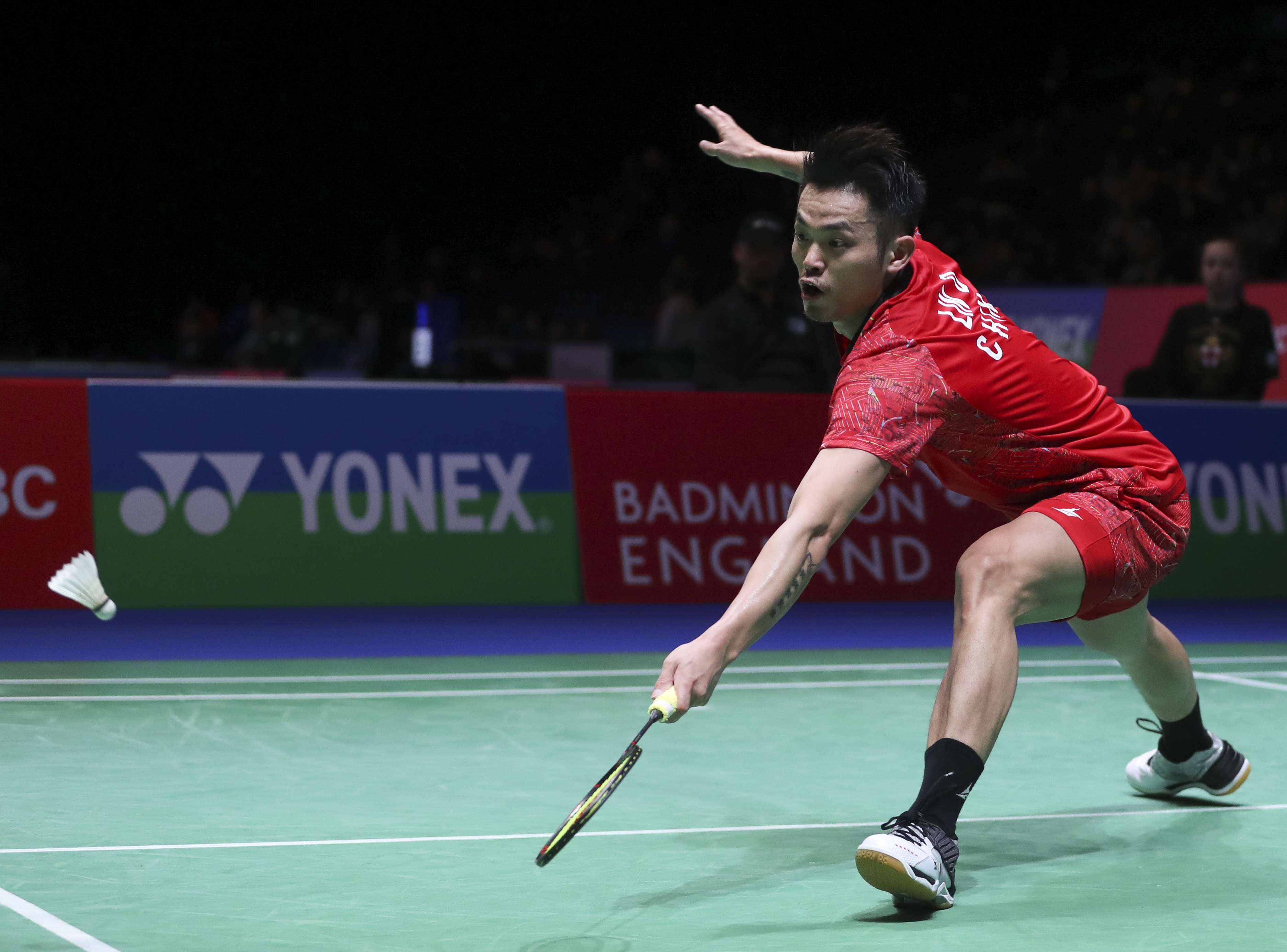 英格兰羽毛球队轻取日本羽毛球队，林丹惊艳世界