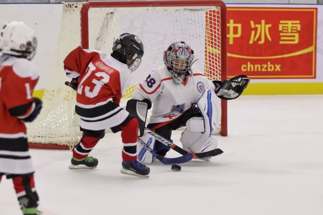火力全开！冰球比赛数据创纪录