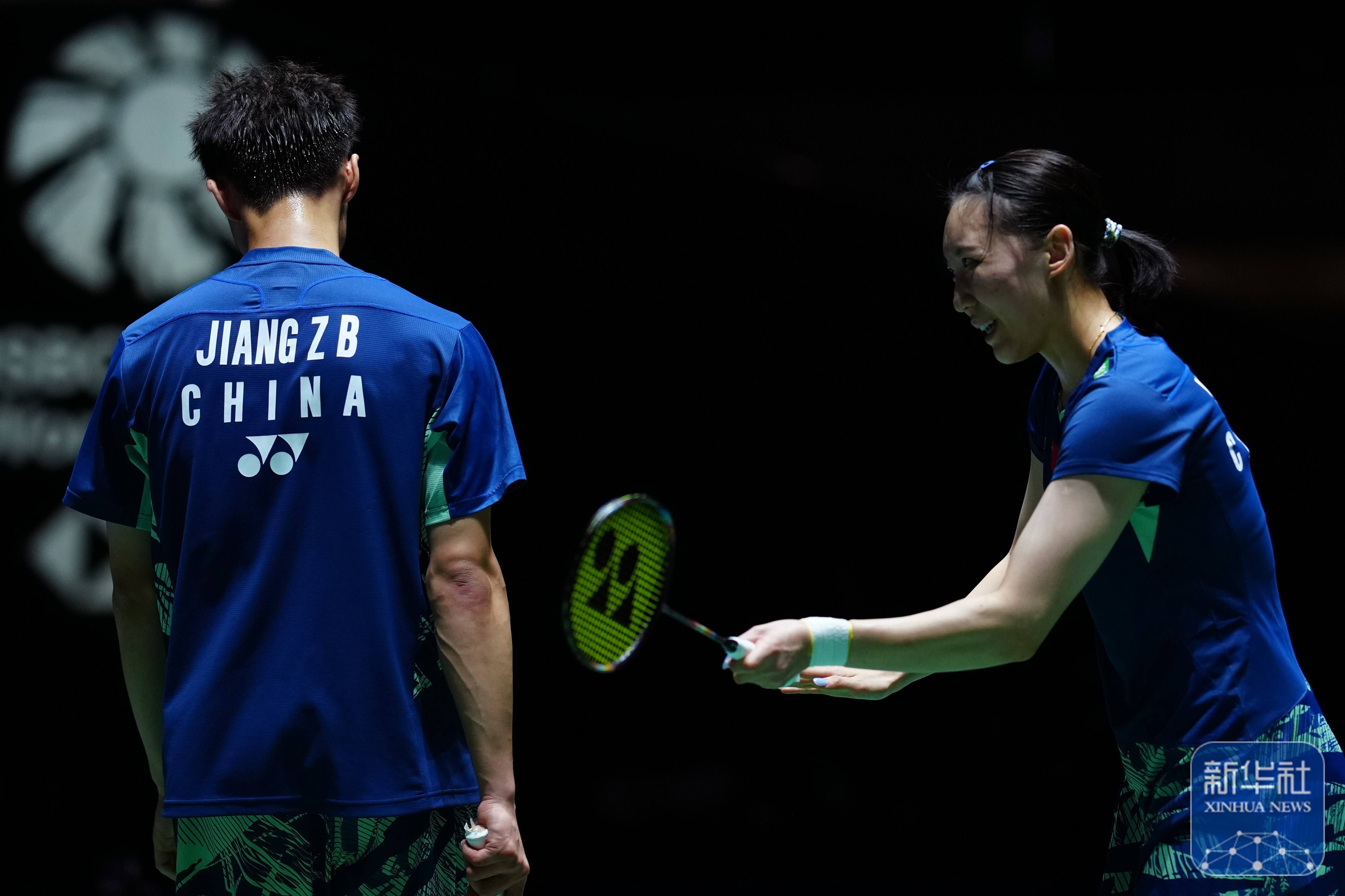 豪门对决！羽毛球上演世纪大战