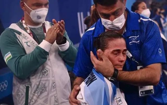 奥运会传奇谢幕，球迷泪洒赛场