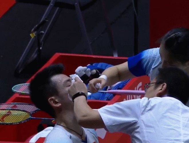 印尼队碾压丹麦队,黄鸭组合高光表现 印尼队碾压丹麦队,黄鸭组合高光表现