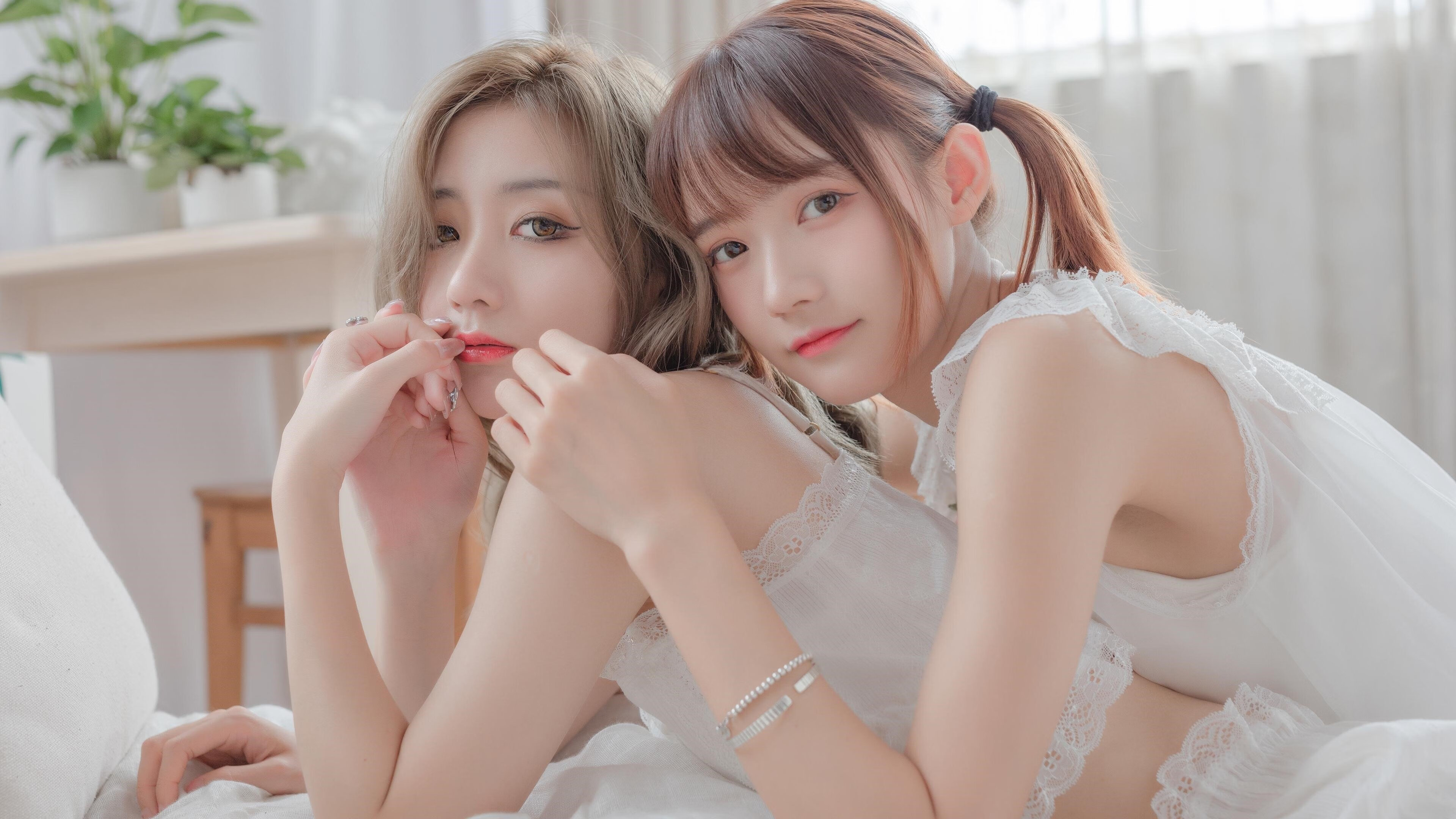 绿茵交响乐，当马赛的团队风暴轻取丹麦，库尔图瓦的个人华章惊艳四座