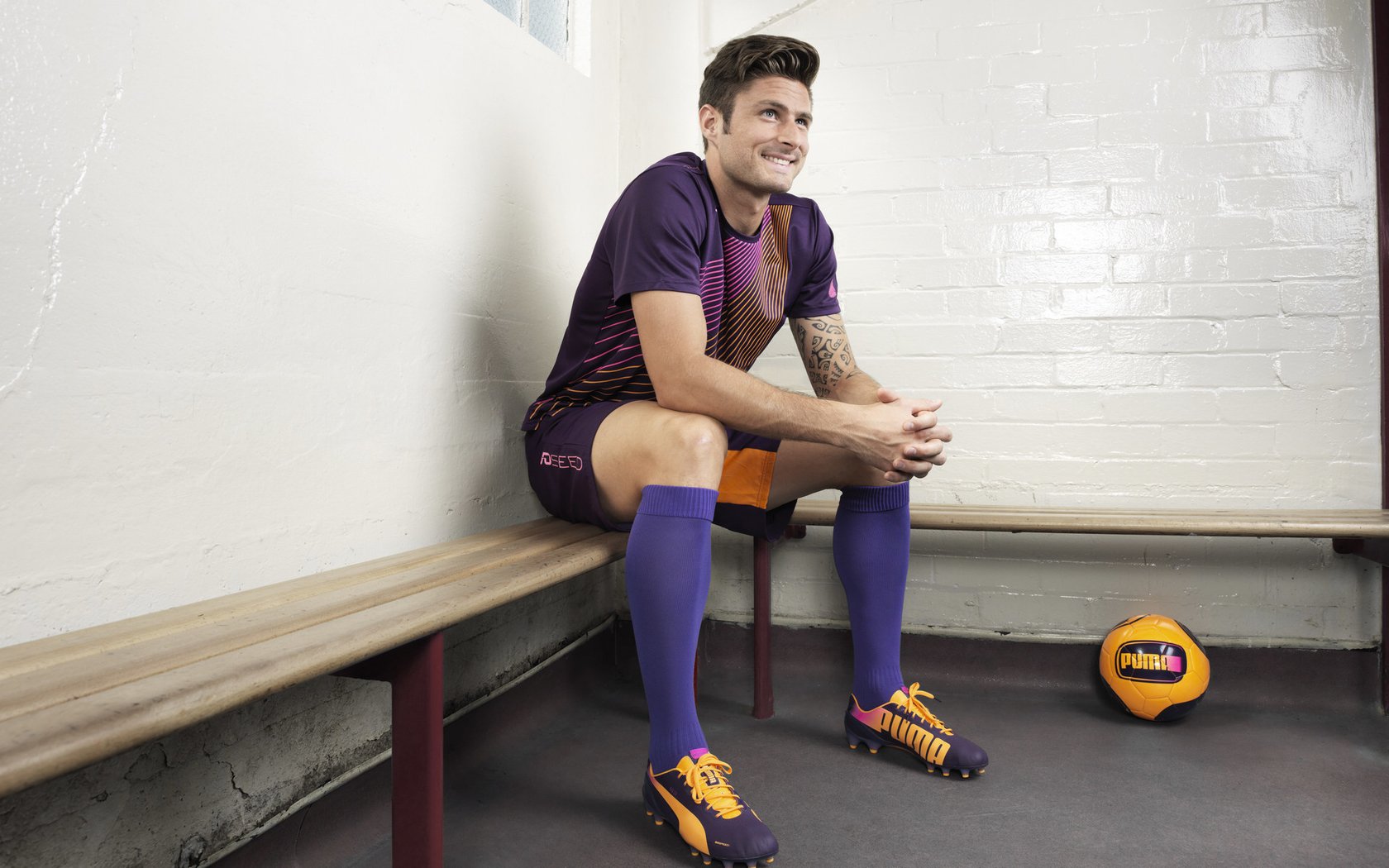 巨星闪耀与草根逆袭,足球世界的双重奏