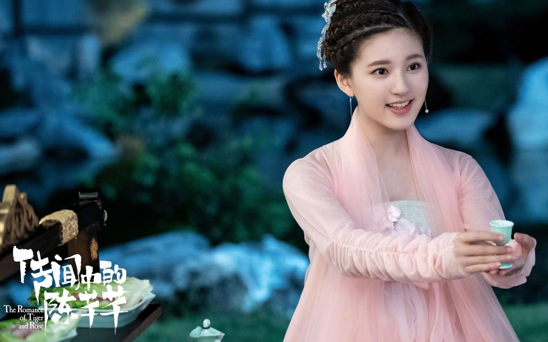 暴雨前，更衣室墙上的战术板，当小贾伦的指尖划过密尔沃基的黄昏