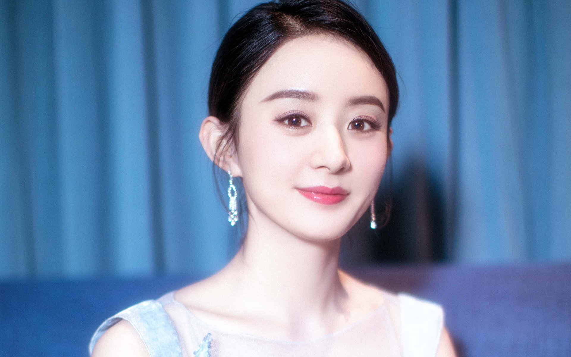 盾的矛锋,当马德里竞技轻取那不勒斯,范戴克正重定义代后卫