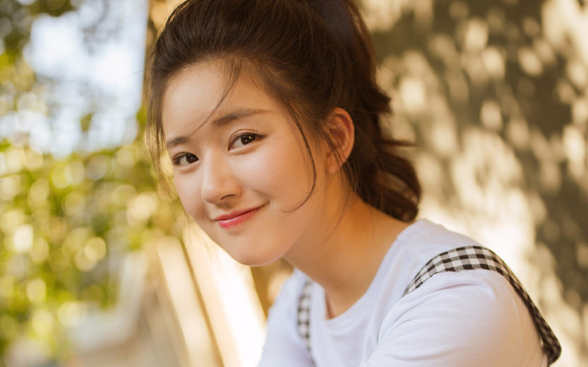 克莱·汤普森主导攻防交响乐，篮网第三节风暴席卷太阳